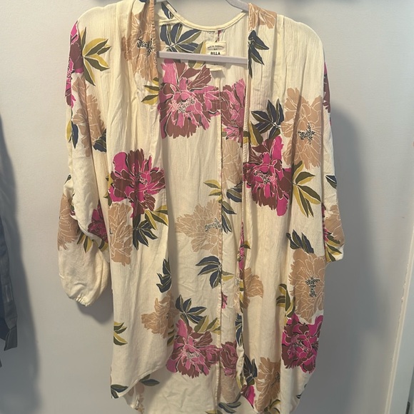 Billabong Tops - Billabong beach shall